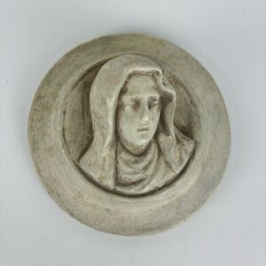 Antique Virgin Mary 3-D chalk ware/plaster round medallion wall plaque